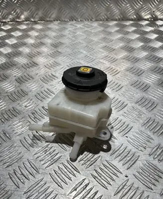 Honda ZR-V Brake fluid reservoir DG21947