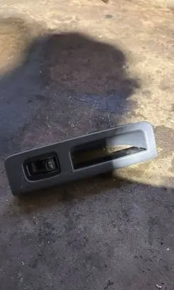 Volvo V50 Electric window control switch 8679478