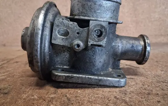 BMW 3 E46 EGR valve 778545204
