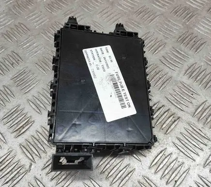 Land Rover Range Rover Sport L461 Fuse module M8E214A073CB