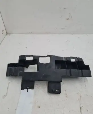 Ford C-MAX I Front bumper mounting bracket 3M5117E856