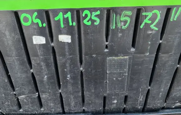 BMW 2 F44 Front door glass trim molding 7483132