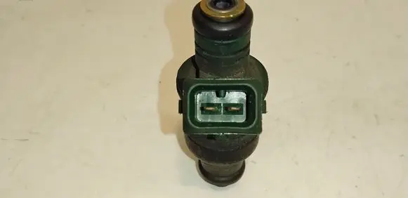 Audi A3 S3 8L Fuel injector 037906031AA