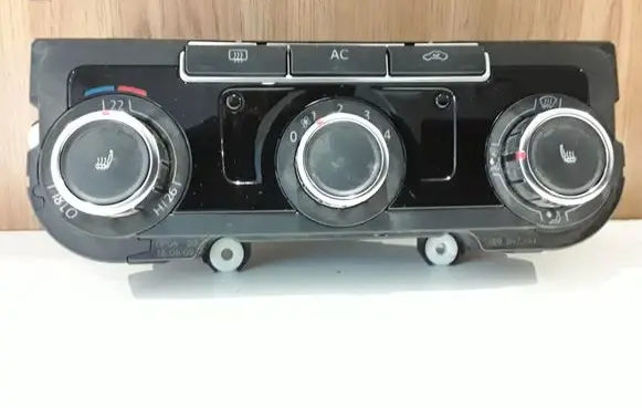 Volkswagen Golf VI Climate control unit 3C8907336J