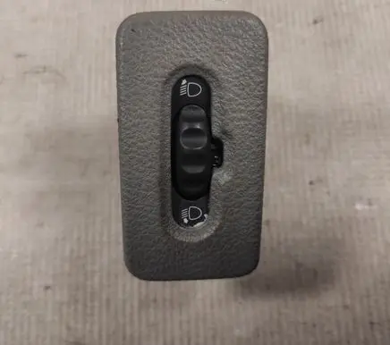 Renault Master II Headlight level height control switch 8200060042
