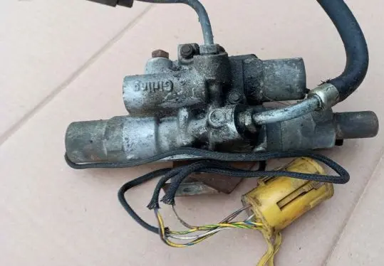 Jaguar XJ X40 Rear suspension height sensor lever 