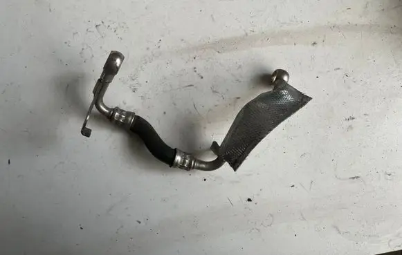 Audi A4 S4 B7 8E 8H Engine coolant pipe/hose 06D121497A