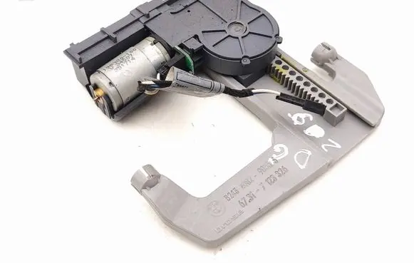 BMW 7 E65 E66 Seat adjustment motor 7123326