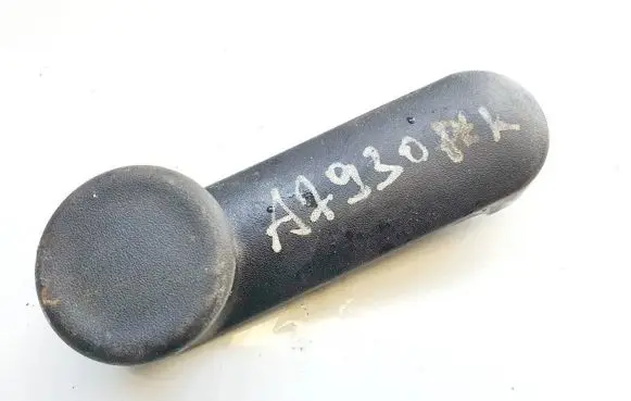 Volkswagen PASSAT B4 Front door window winding handle 90247150