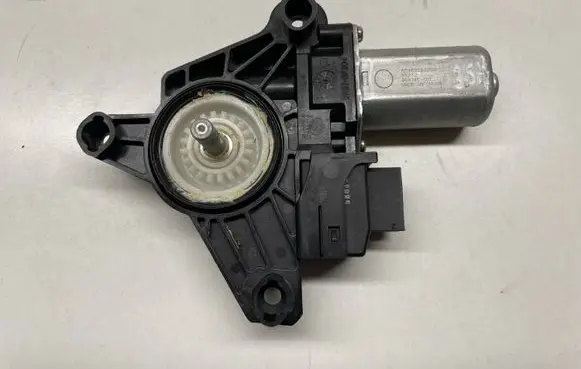 Mercedes-Benz ML W166 Rear door window regulator motor 2469063200 A2469063200