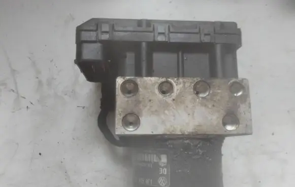Volkswagen Golf IV ABS Pump 1J0907379G 1J0614117C