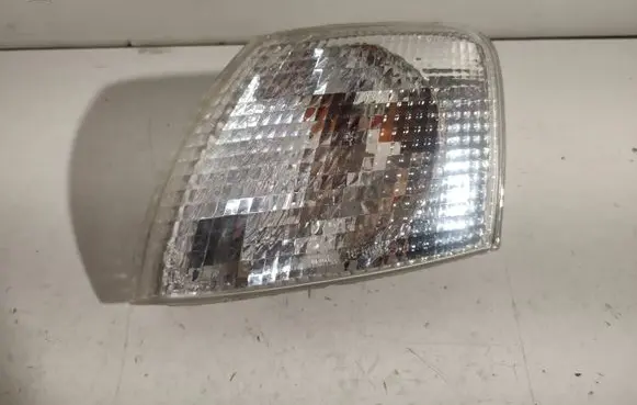 Volkswagen PASSAT B5 Front indicator light 185104b