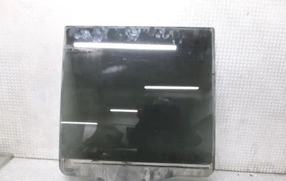 Mitsubishi Pajero Rear door window glass