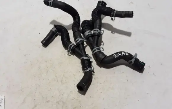 Engine coolant pipe/hose