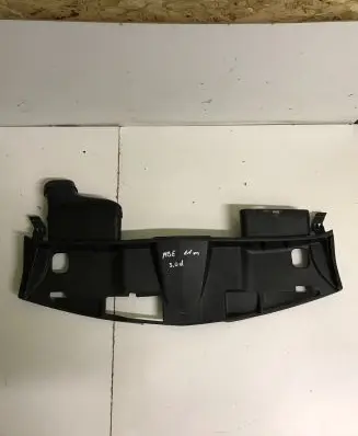 Mercedes-Benz E W212 Radiator trim A2125000155 A2125000255 A2125000355