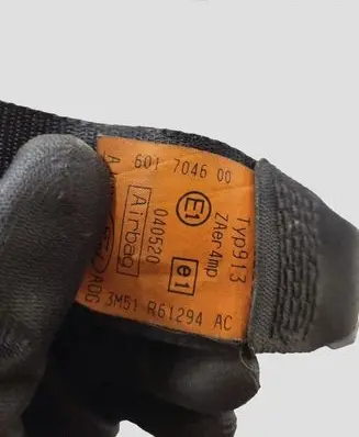 Ford C-MAX I Front seatbelt 3M51R61294AC 601597400 601704600