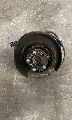 Rear wheel hub spindle/knuckle