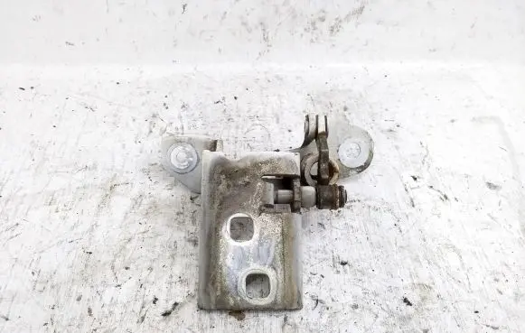 Chrysler Town u0026 Country V Front door upper hinge 878AC