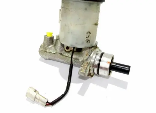 Suzuki Swift Cultus Master brake cylinder