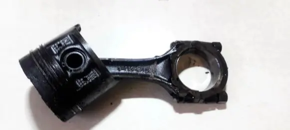 Nissan Almera Piston with connecting rod 12157j1