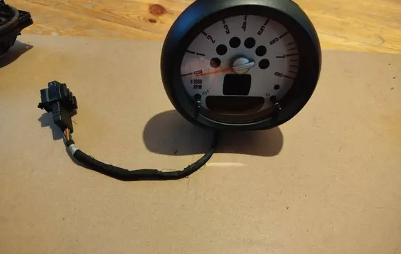Mini Cooper Countryman R60 Tachometer 9232439 BM0505053 RG26242500