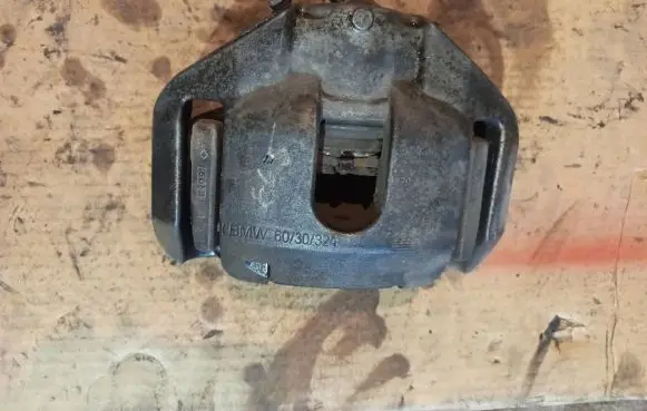 BMW 7 E65 E66 Front brake caliper 6030324