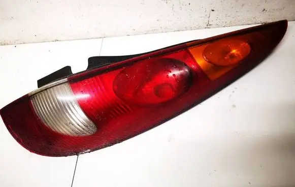 Nissan Almera Tino Rear/tail lights