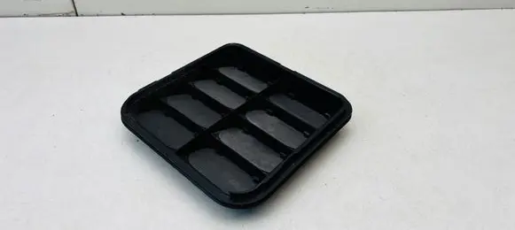 Audi Q8 e-tron Quarter panel pressure vent 4M0819181B