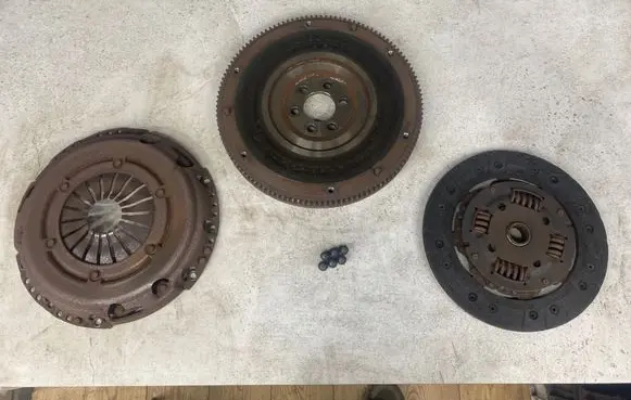 Skoda Octavia Mk2 (1Z) Clutch set kit 030105271D 036141032H
