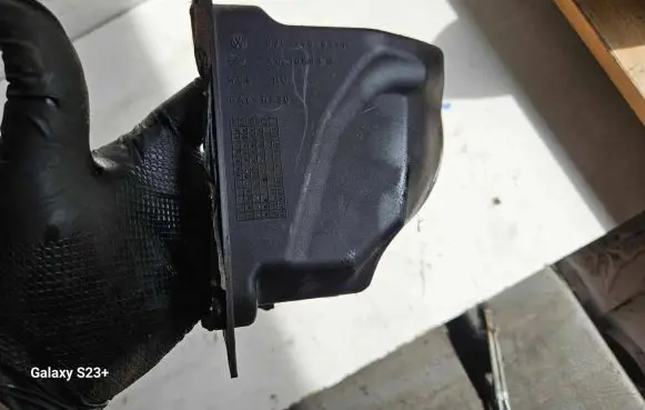 Volkswagen Touran I Other engine bay part 03C145851K 4010883B