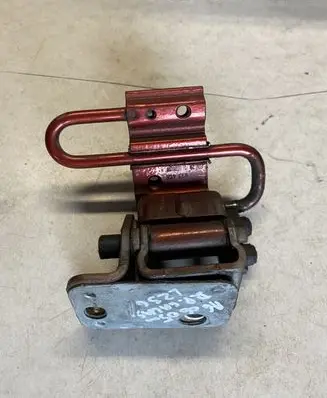 Audi A6 S6 C6 4F Rear door lower hinge 8E0833412