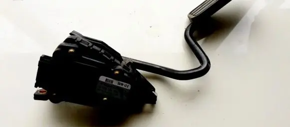 Seat Alhambra (Mk1) Accelerator throttle pedal 7M4721603B 6PV00777005
