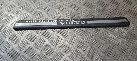Volvo V70 Front sill trim cover