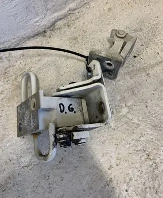 Audi A3 S3 8P Rear door hinge set 8P4833412 8P4833402