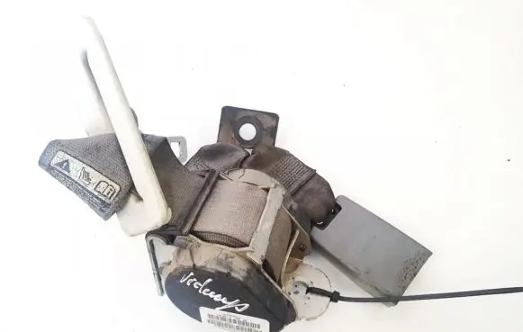 Middle seatbelt (rear)