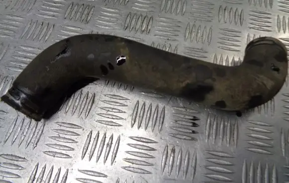 Volkswagen Polo IV 9N3 Intercooler hose/pipe