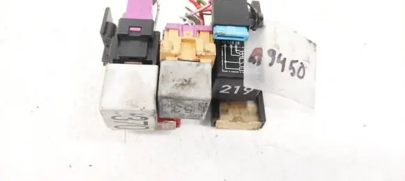 Volkswagen PASSAT B5 Fuse box set 8D0937503D