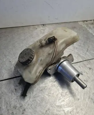 Mercedes-Benz Sprinter W901 W902 W903 W904 Master brake cylinder A0024314502