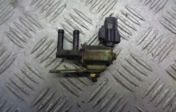 Mazda 6 Vacuum valve 