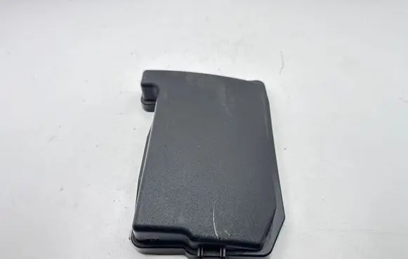 Toyota Prius (XW30) Fuse box cover 8266247091