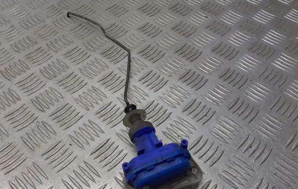 Audi 80 90 S2 B4 Sliding door latching motor 893862123