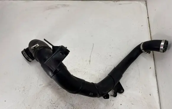 Audi Q3 F3 Intercooler hose/pipe 5QF145762B 5Q0145840B 5QF145832
