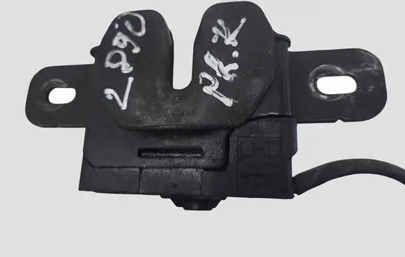 Volvo V40 Engine bonnet/hood lock/catch 31371016
