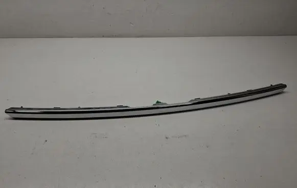 Nissan X-Trail T32 Trunk door license plate light bar 908124BA0A