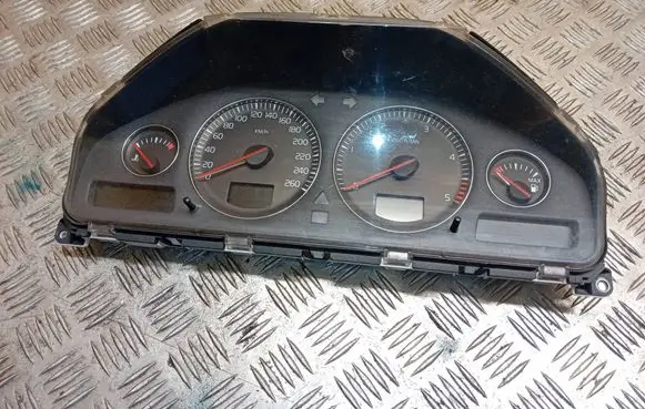 Volvo V70 Speedometer (instrument cluster) 30682277 8602885 69594220T