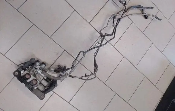 BMW 5 E60 E61 Air suspension compressor/pump 6781488