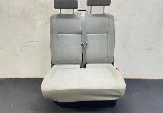 Volkswagen Transporter - Caravelle T5 Front double seat 7H0881303C