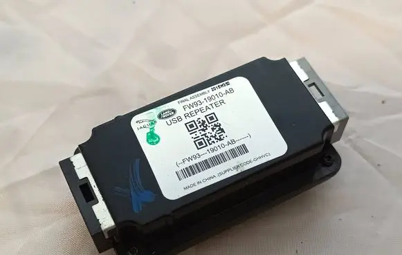 Jaguar F-Pace USB control unit FW9319010AB 2015W362