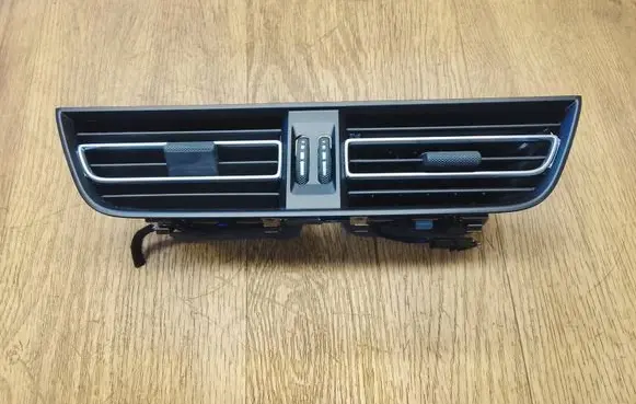Porsche Macan (95B) Dash center air vent grill 95B819110E