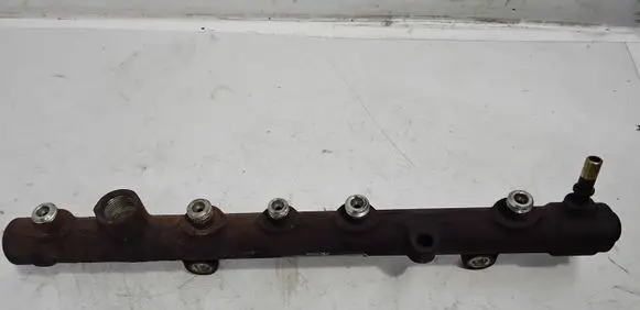 Opel Vivaro Fuel main line pipe 0445214065 8200330912